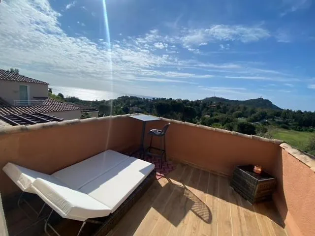 Superbe Duplex T3 Climatise Avec Terrasse Et Solarium, Magnifique Vue Mer Et Golf Saint-Raphaël Appartement