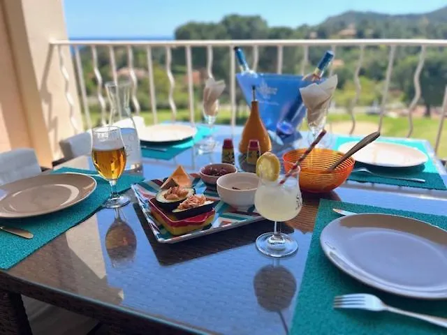 Superbe Duplex T3 Climatise Avec Terrasse Et Solarium, Magnifique Vue Mer Et Golf Saint-Raphaël Appartement