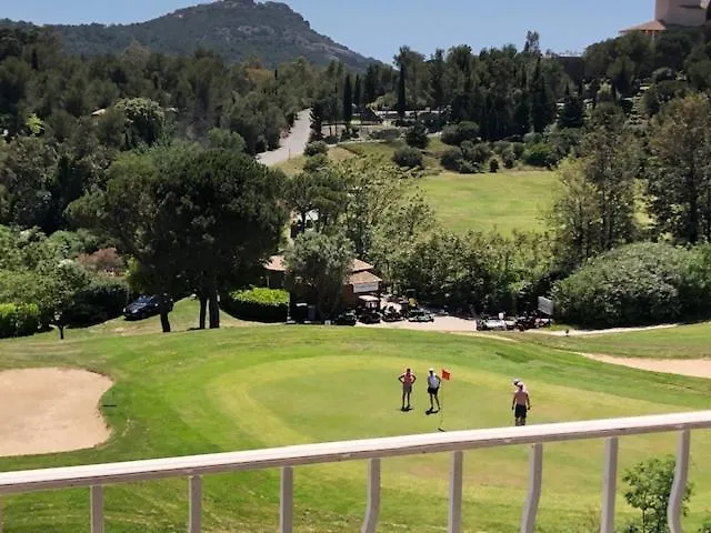 Superbe Duplex T3 Climatise Avec Terrasse Et Solarium, Magnifique Vue Mer Et Golf Saint-Raphaël France